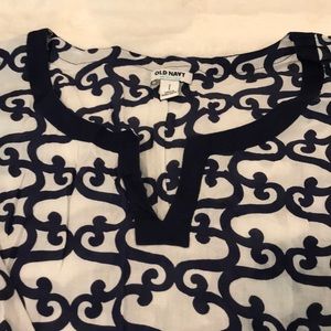 Shirt or pool cover up -thin lightweight.